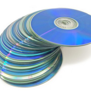 Ein Stapel mit Software-CD's